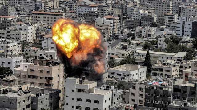 قصف إسرائيلي لمدرسة تؤوي نازحين يخلف 12 شهيدًا فلسطينيًا