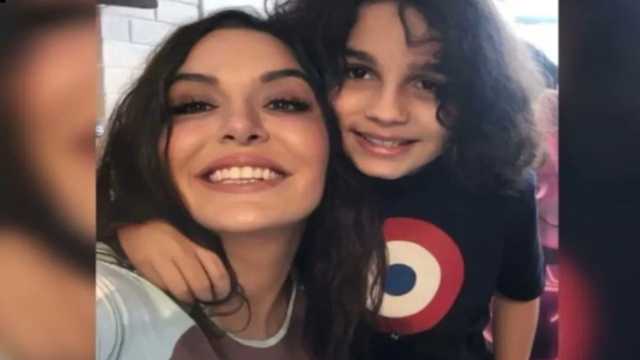مأساة ممثلة أسترالية بعد فقدان ابنها وفشل محاولة تجميده