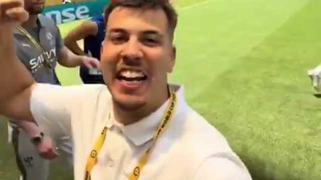 صحفي أجنبي للاعبي الهلال: السلام عليكم.. فيديو