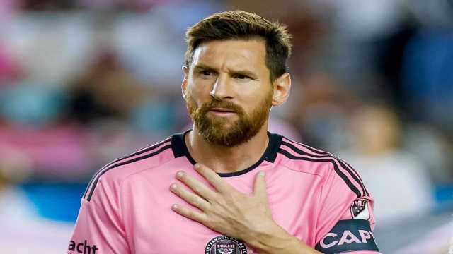 برشلونة ينهي أزمة رواتب ميسي