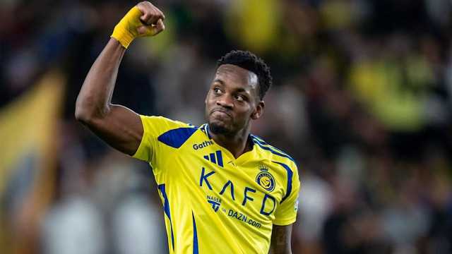 جون دوران في طريقه لمغادرة النصر