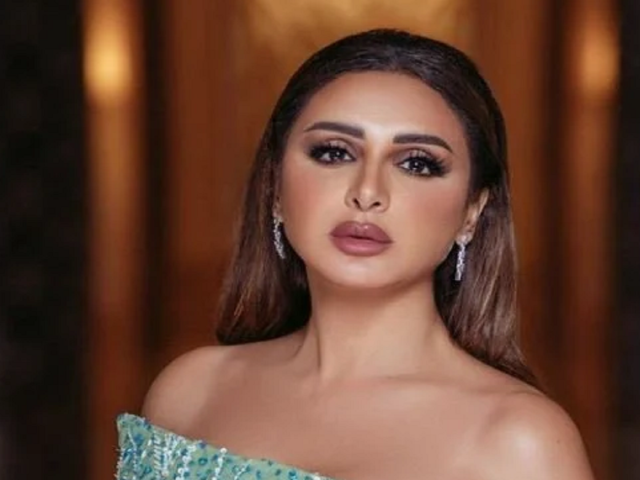 أنغام تصل إلى الرياض بطائرة خاصة.. فيديو