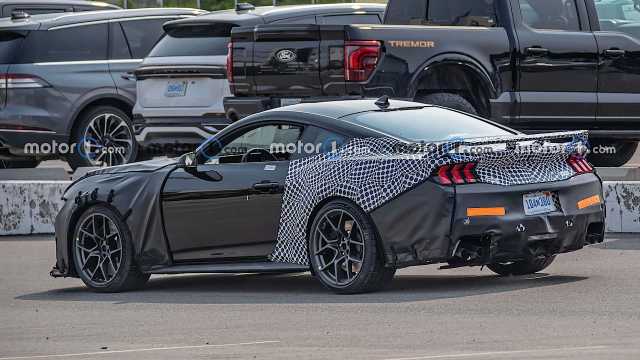 فورد تستعد لإطلاق موستنج GT500 بمحرك 800 حصان
