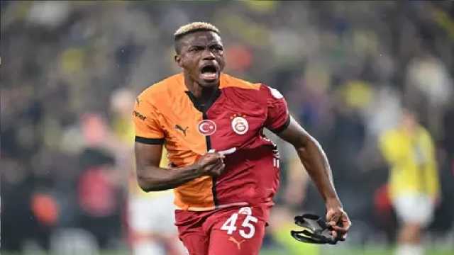 غلطة سراي يجدد محاولاته لضم أوسيمين بعد رفض عرض الهلال