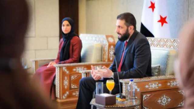 الشرع يروي تجارب مؤثرة مع زوجته:عاشت معي في مغارات..فيديو