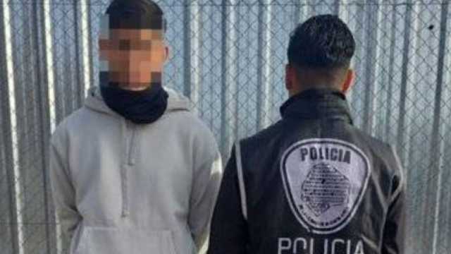 اعتقال لاعب كرة قدم خلال مباراة فريقه لتورطه في قضية قتل
