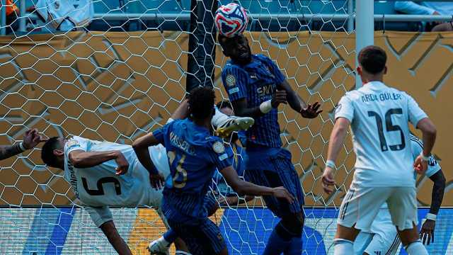 الماركا تتغني بالهلال وتصف أداء ريال مدريد بالمتواضع