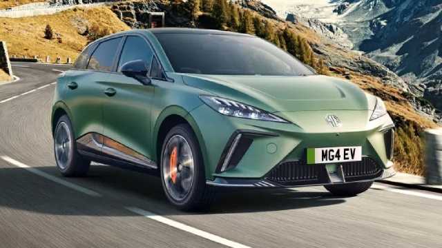 مواصفات مميزة إم جي 4 EV موديل 2025 .. صور