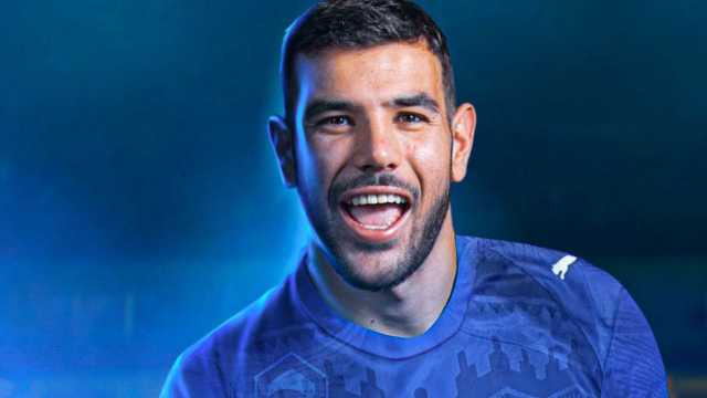 ثيو هيرنانديز يدرس عقد الهلال ويتشاور مع عائلته ووكيله