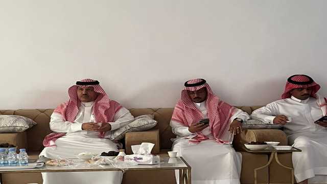 ‎محافظ أملج يعزي رئيس مركز حراض مسعود عويضه الحجوري في والدته.. صور