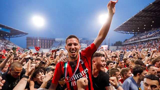 إسماعيل بن ناصر يوافق على الانتقال إلى دوري روشن