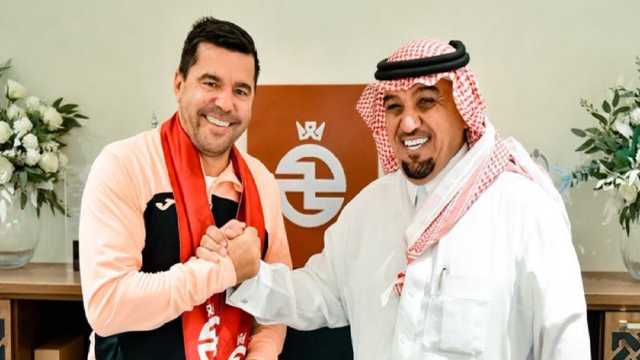 الخلود يفسخ عقد كوزمين كونترا رسميًا