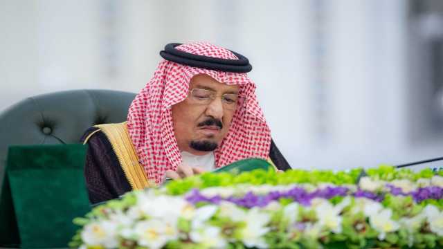 خادم الحرمين الشريفين يرأس جلسة مجلس الوزراء في جدة