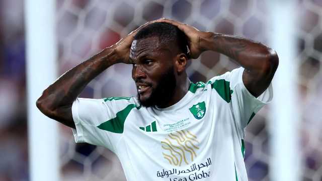 الأهلي يتمسك بفرانك كيسيه ويغلق باب الرحيل