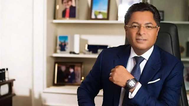 الاعلامي خالد أبو بكر يتعرض لوعكة صحية على الهواء