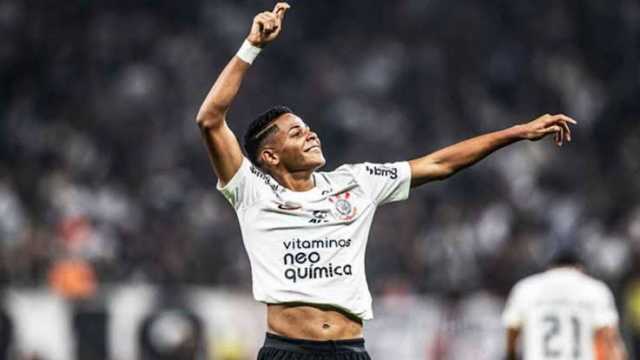 بولونيا يطلب استعارة محترف النصر