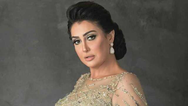 غادة عبدالرازق تظهر بجبيرة في قدمها.. صورة