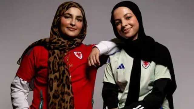 شقيقتان محجبتان تدخلان عالم التحكيم النسائي رسميًا