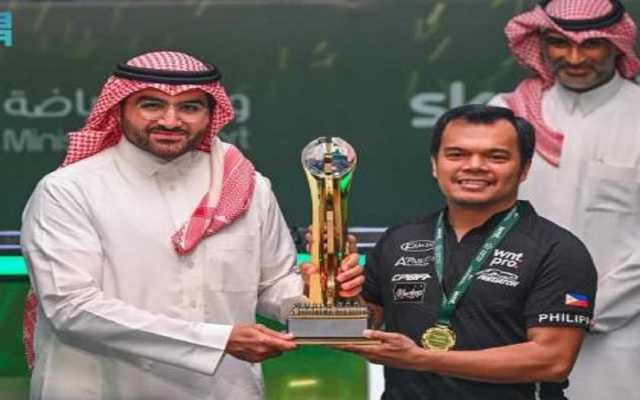 نائب وزير الرياضة يتوّج الفلبيني “كارلو بيادو” بلقب بطولة العالم للبلياردو 2025