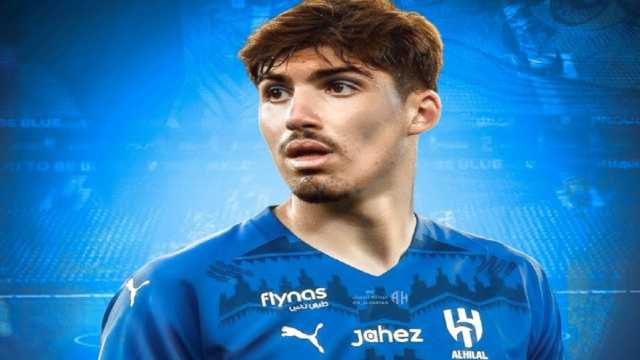 يوسف اكتشيشيك يقترب من الهلال