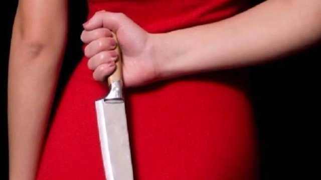 فتاة تذبح زوجها ثم تحاول الانتحار