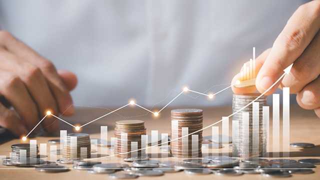 مختص: غياب الخبرة وراء خسائر المستثمرين والاستثمار محفوف بالمخاطر .. فيديو