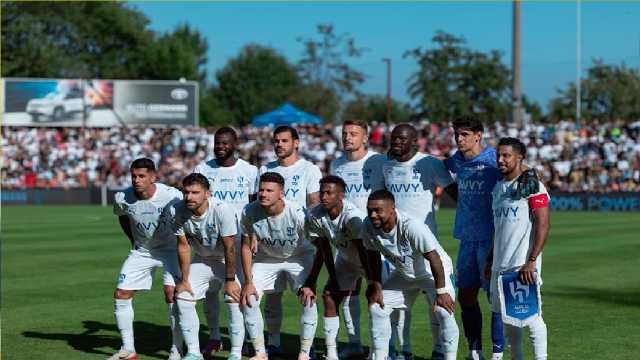 الهلال يخاطب طواقم تحكيم أجنبية لمواجهاته الأولى بدوري روشن