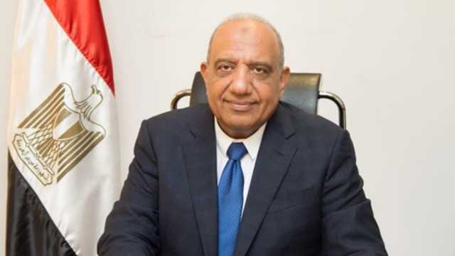 حادث مروري لموكب وزير الكهرباء المصري ونقله إلى المستشفى
