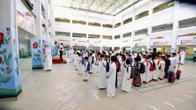 مستشار تعليمي: نظام الفصول الثلاثة تسبب بضغط أكاديمي على الطلاب.. فيديو