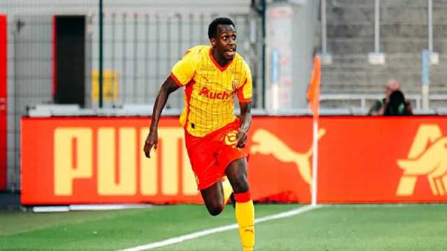 الزهراني: سعود عبدالحميد يتقاضى في أوروبا أقل من راتبه مع الهلال.. فيديو