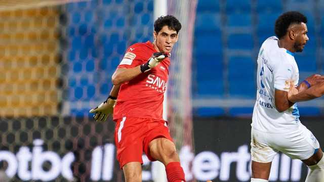 البليهي يمازح بونو خلال معسكر ألمانيا .. فيديو