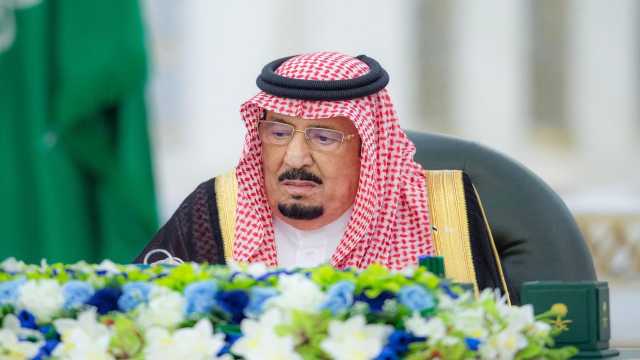 خادم الحرمين الشريفين يرأس جلسة مجلس الوزراء في جدة