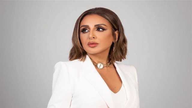 أنغام تصل القاهرة خلال ساعات.. وتبدأ فترة نقاهة بالساحل الشمالي.. فيديو