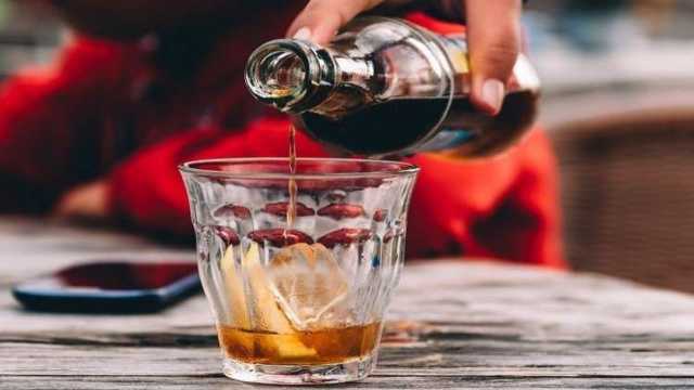 مجلس الصحة الخليجي يحذر من التأثيرات الصحية السلبية لمشروبات الحمية.. فيديو