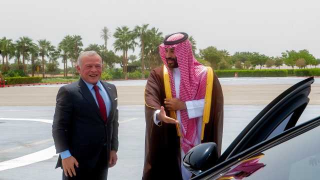ملك الأردن يصل نيوم وسمو ولي العهد في مقدمة مستقبليه