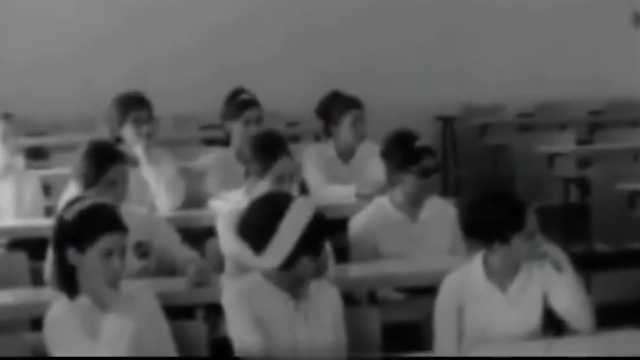 لحظات تاريخية من أمام مدارس تعليم البنات بجدة. . فيديو