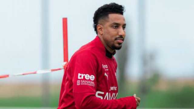 الهلال يستعيد قائده: سالم الدوسري يشارك في المران الجماعي بألمانيا .. صور