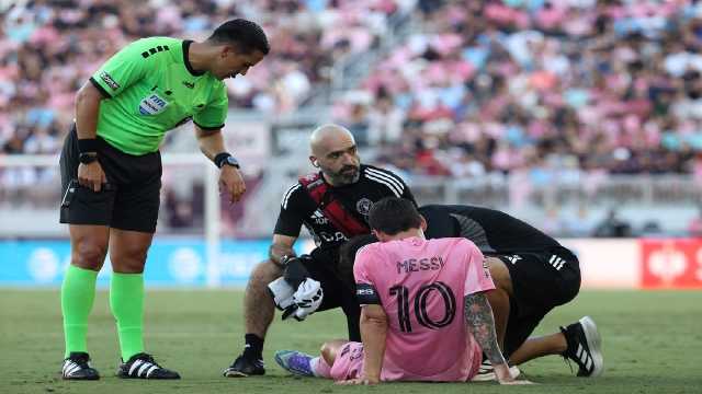 إصابة عضلية تبعد ميسي عن الملاعب لمدة شهر