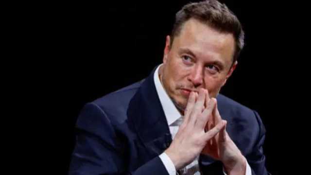 إيلون ماسك يتهم آبل بانتهاك قوانين مكافحة الاحتكار