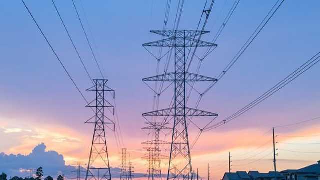 إطلاق مشروع تجريبي لاستخدام أعمدة مصنوعة من البوليمر بخطوط توزيع الكهرباء