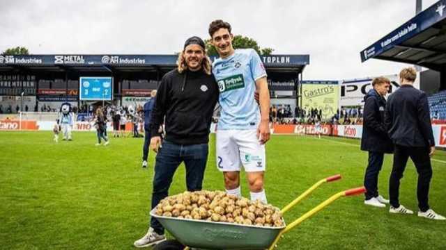 55 كيلو بطاطس جائزة أفضل لاعب في الدوري الدنماركي
