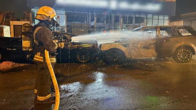 الدفاع المدني يسيطر على حريق مركبتين في المدينة المنورة