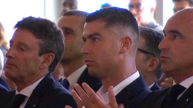 رونالدو يتأثر بشدة أثناء حفل تكريم الراحل جوتا .. فيديو