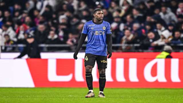 الأهلي يدرس ضم أميدو دومبويا لفريق الرديف