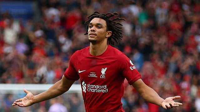 ليفربول يعلن تفاصيل إصابة ألكسندر أرنولد