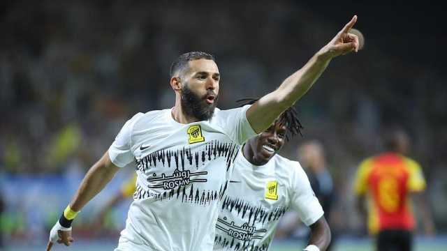 الدوري السعودي للمحترفين.. أزمة بين كريم بنزيما ونونو سانتو داخل اتحاد جدة