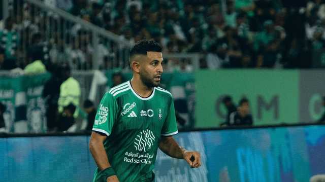 الدوري السعودي للمحترفين.. رياض محرز يقود هجوم أهلي جدة أمام الطائي