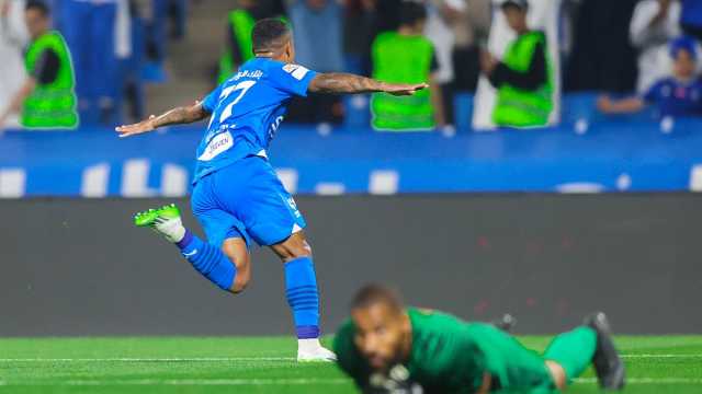 الهلال يضرب أبها بثلاثية في أولي جولات الدوري السعودي للمحترفين.. فيديو