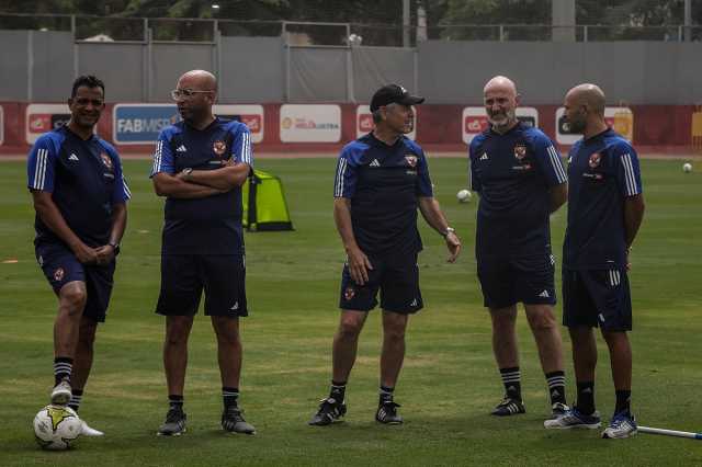 تدريبات استشفائية للاعبي الأهلي استعدادا لمباراة سان جورج