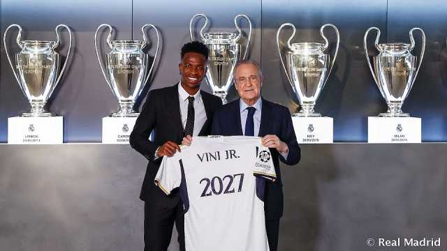 ريال مدريد يجدد عقد فينيسيوس حتى 2027 رسميًا